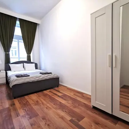 Apartment Weiner Leo