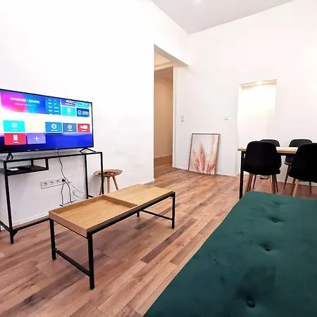 Apartment Weiner Leo
